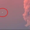 Phát hiện một vật thể bay gần núi lửa Calbuco phun trào