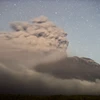 Tro bụi núi lửa Calbuco ảnh hưởng tới một nửa khu vực Nam Mỹ