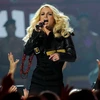 Britney Spears hủy show diễn sau khi gặp tai nạn trên sân khấu