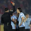 [Photo] Cavani và Fucile bị thẻ đỏ, Uruguay thành cựu vương