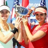 Hingis cùng Mirza vô địch đôi nữ ở US Open 2015. (Nguồn: AFP)