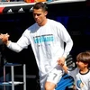 Zied được sánh bước cùng Ronaldo vào sân Bernabeu. (Nguồn: Getty Images)