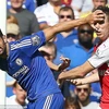 Costa có hành vi thô bạo với Koscielny. (Nguồn: Daily Mail)