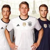 Các cầu thủ Đức góp mặt trong buổi ra mắt áo đấu mới. (Nguồn: dfb.de)