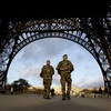Lực lượng an ninh Pháp tăng cường an ninh. (Nguồn: AP)