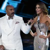 MC Steve Harvey và hoa hậu Colombia Ariadna Gutierrez. (Nguồn: Getty Images)