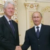 Cựu Tổng thống Mỹ Bill Clinton và Tổng thống Nga Putin. (Nguồn: AP)