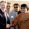 Cựu lãnh đạo Libya Muammar Gaddafi và cựu Thủ tướng Anh Tony Blair. (Nguồn: AFP)