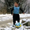 Murtaza Ahmadi, cậu bé mặc áo mang tên Messi làm từ nilon, sắp được gặp thần tượng. (Nguồn: foxsports)