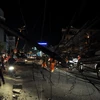 Quảng Nam: Xe tải kéo đổ hàng loạt trụ thông tin, đường dây điện