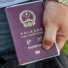 Cư dân sống tại huyện Ili Kazakh phải cung cấp mẫu ADN khi nộp đơn xin cấp phép xuất nhập cảnh.(Nguồn: ltn.com.tw)