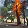 Hiện trường vụ cháy ở ngõ số 2 Hoàng Quốc Việt. (Nguồn: Otofun)