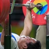 Lê Văn Công thi đấu ở nội dung cử tạ nam hạng 49 kg tại Paralympic 2016. (Nguồn: THX/TTXVN)