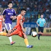 Hà Đức Chinh ở trận đấu với Hà Nội FC. (Ảnh: Tá Hiển/Vietnam+)