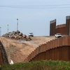 Bức tường biên giới Mỹ- Mexico, nhìn từ Tijuana, bang Baja California, Mexico, ngày 26/3. (Ảnh: AFP/ TTXVN)