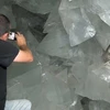 Cận cảnh hang động pha lê lớn nhất châu Âu sâu trong lòng đất