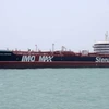 Tàu chở dầu Stena Impero treo cờ Anh neo tại cảng Bandar Abbas ở miền nam Iran ngày 20/7. (Ảnh: AFP/TTXVN)