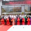 Cắt băng khánh thành trụ sở liên cơ quan số 3 tỉnh Quảng Ninh. (Ảnh: Văn Đức/TTXVN)
