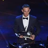 Daniel Zsori trên bục nhận giải FIFA Puskas Award. (Nguồn: Getty Images)