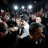 Thủ tướng Justin Trudeau (Áo trắng) vận động tranh cử. (Nguồn: Reuters)