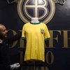 Chiếc áo đấu của Pele có giá lên đến 30.000 euro. (Nguồn: AFP)