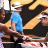 Qiang Wang (phải) đánh bại Serena. (Nguồn: Getty Images)