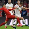 Bayern (áo đỏ) hai lần phải chia điểm với Leipzig ở mùa này. (Nguồn: AP)