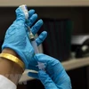 Việt Nam sẽ tiêm thử nghiệm vắcxin ngừa lao để chống COVID-19