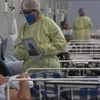 Bệnh nhân nhiễm COVID-19 điều trị tại bệnh viện ở Sao Paulo, Brazil. (Ảnh: AFP/TTXVN)