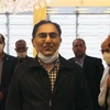 Nhà khoa học Iran Cyrus Asgari (giữa) được chính quyền Mỹ trả tự do ngày 3/6. (Ảnh: IRNA/TTXVN)