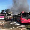 Thanh Hóa: Cháy 6 xe khách tại bãi giữ xe tự phát trong nhà dân
