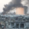 Khói bốc lên từ hiện trường vụ nổ tại cảng Beirut, Liban ngày 4/8/2020. (Ảnh: THX/TTXVN)