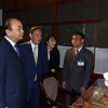 Hai Thủ tướng Việt-Nhật tham quan Khu Di tích Chủ tịch Hồ Chí Minh