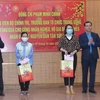 Trưởng Ban Tổ chức Trung ương thăm, tặng quà Tết tại tỉnh Hòa Bình