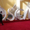 Các ngôi sao không phải đeo khẩu trang khi dự lễ trao giải Oscar