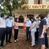 Đoàn công tác Bộ Y tế kiểm tra khu cách ly tại Khách sạn Như Nguyệt 2 ở thành phố Yên Bái. (Ảnh: Việt Dũng/TTXVN)