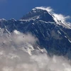 [Video] Đỉnh núi Everest mở cửa sau 1 năm phải đóng vì dịch COVID-19