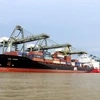 Hàng container qua cảng biển tăng 22% trong nửa năm 2021