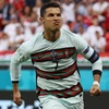 Ronaldo làm nên lịch sử EURO, cổ động viên Hungary gây choáng váng