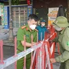 Lực lượng chức năng lập chốt kiểm soát dịch bệnh COVID-19 tại Bắc Ninh. (Ảnh: Thanh Thương/TTXVN)