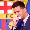 Lionel Messi khóc trong ngày chia tay Barcelona. (Nguồn: AP)