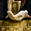 Giá vàng thế giới trượt khỏi mốc 1.800 USD mỗi ounce 