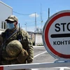 Ukraine tạm đóng cửa một chốt kiểm soát ở khu vực Đông Donbass