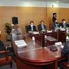 Tổng thống đắc cử Hàn Quốc Yoon Suk-yeol (trái) tại cuộc họp ở Seoul ngày 29/3. (Ảnh: Yonhap/TTXVN)