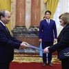 Chủ tịch nước tiếp các Đại sứ Belarus và Ai Cập trình Quốc thư 