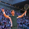 Tay vợt 19 tuổi gây sốc khi đánh bại cả Nadal và Djokovic