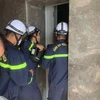Hà Nội: Giải cứu 10 người mắc kẹt trong thang máy ở chung cư
