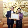 Trao tặng Kỷ niệm chương cho Đại sứ Hàn Quốc tại Việt Nam