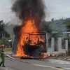 Đồng Nai: Xe tải chở hàng từ thiện bốc cháy trên quốc lộ 20