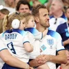 Khoảnh khắc tuyển thủ Anh ăn mừng cùng gia đình sau màn 'hủy diệt'